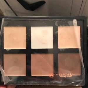 Anastasia contour